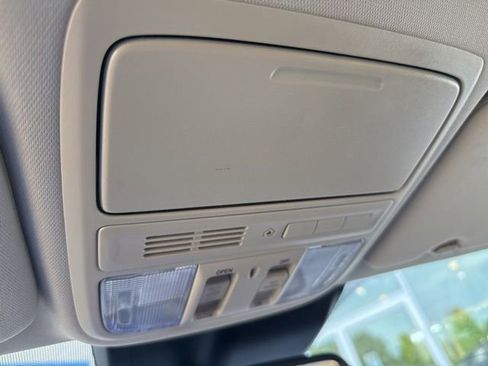 Used 2018 Honda CR-V Touring image 41