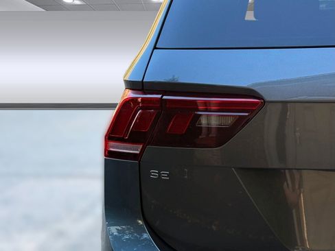 Used 2023 Volkswagen Tiguan SE image 13