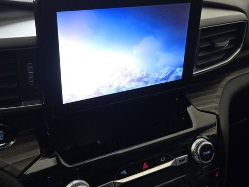 Used 2021 Ford Explorer Limited w/ Equipment Group 301A image 24