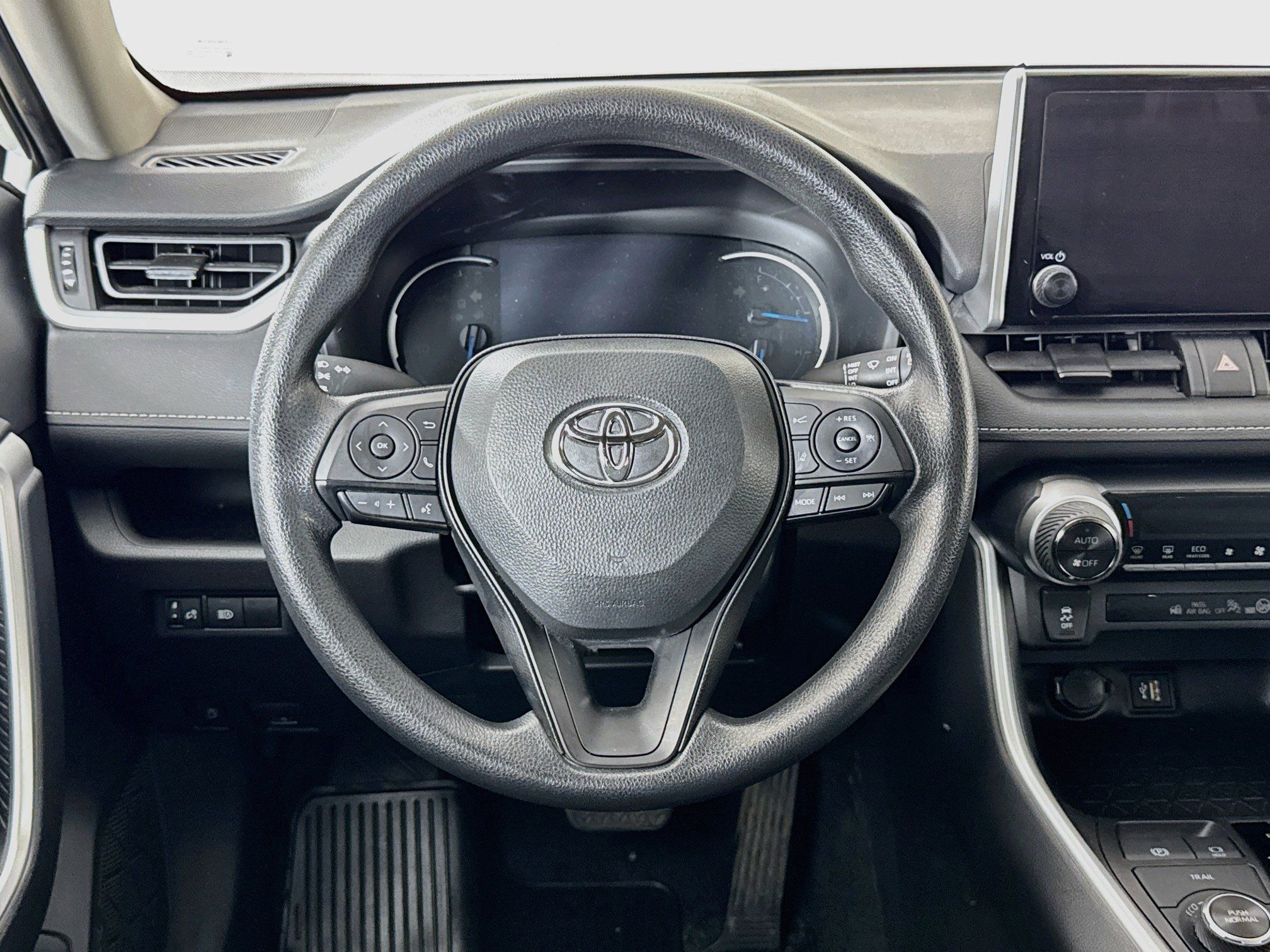 Certified 2024 Toyota RAV4 LE AWD/4WD image 4