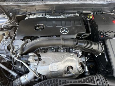 Used 2022 Mercedes-Benz GLB 250 image 33