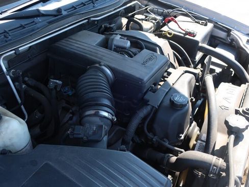 Used 2004 GMC Canyon SLE image 30