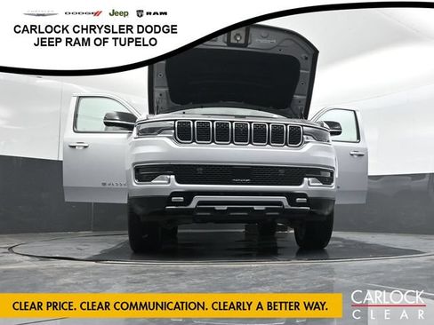 Used 2025 Jeep Wagoneer Series III w/ Premium Group I AWD/4WD image 49