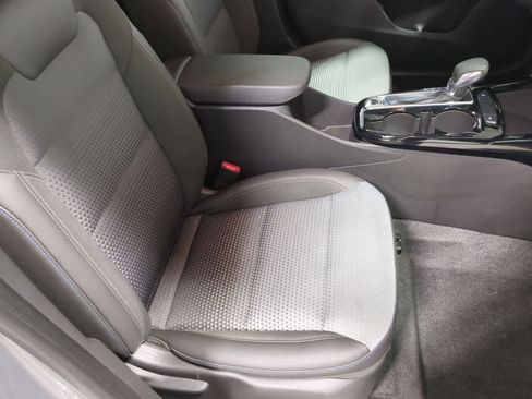 Used 2025 Chevrolet Trax LT w/ Driver Confidence Package image 21