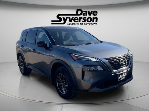 Used 2022 Nissan Rogue S AWD/4WD image 3