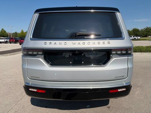 Used 2023 Jeep Grand Wagoneer Series III AWD/4WD image 6