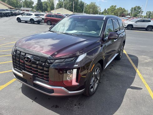 Used 2024 Hyundai Palisade Limited AWD/4WD image 2