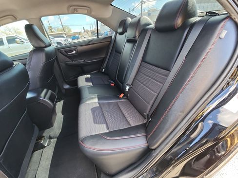 Used 2015 Toyota Camry SE image 23