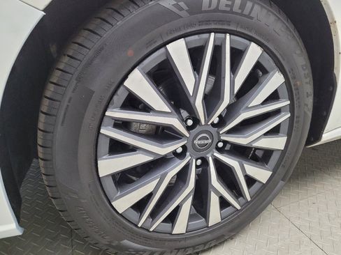 Used 2025 Nissan Altima 2.5 SV AWD/4WD image 31