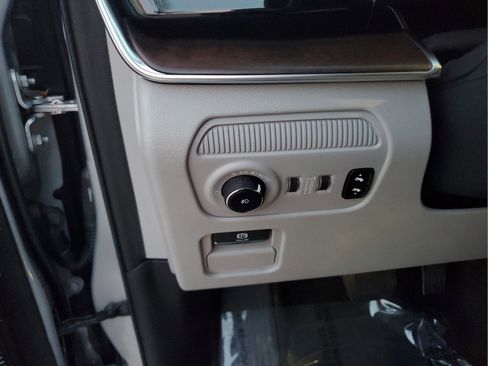 Certified 2025 Jeep Grand Wagoneer 4WD image 27