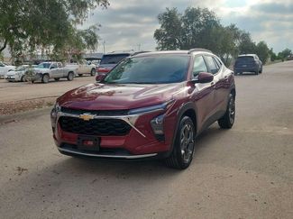 Used 2025 Chevrolet Trax LT FWD video 4
