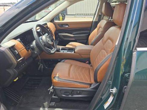 Used 2025 Nissan Pathfinder Platinum w/ Cargo Package FWD image 8