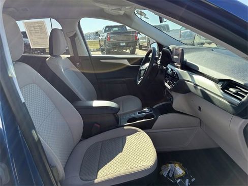 Used 2022 Ford Escape SE image 15