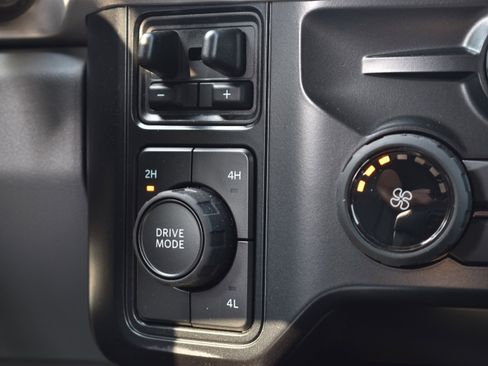 New 2025 Ford F450 XLT w/ 360-Degree Camera Package image 21