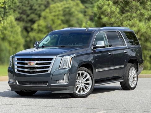 Used 2019 Cadillac Escalade Luxury AWD/4WD image 8
