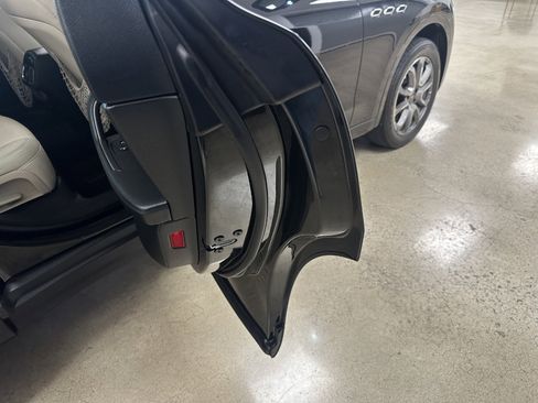 Used 2020 Maserati Levante S image 84