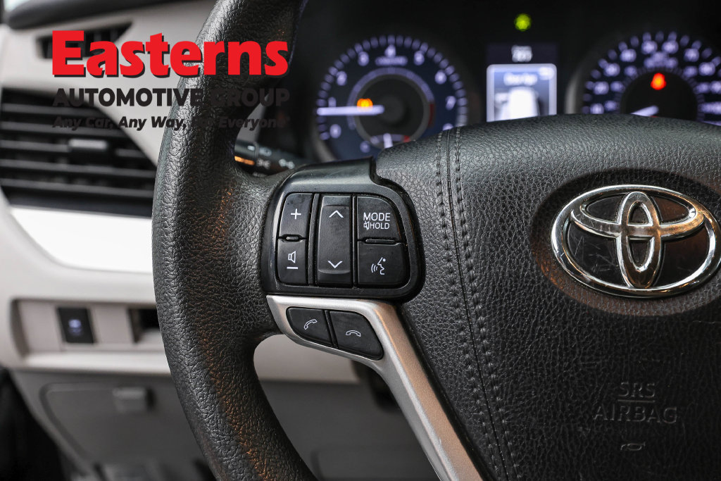 Used 2020 Toyota Sienna L FWD image 15