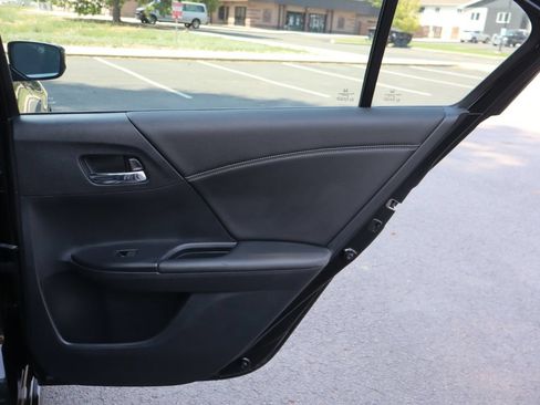 Used 2016 Honda Accord Sport image 25