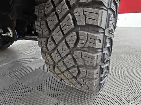 Used 2024 GMC Sierra 1500 AT4X image 47