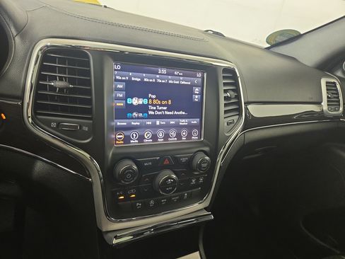 Certified 2018 Jeep Grand Cherokee Overland w/ Interior Metal Package AWD/4WD image 24