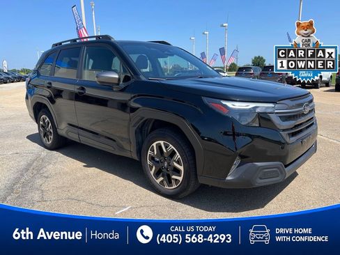 Used 2025 Subaru Forester Premium AWD/4WD image 3
