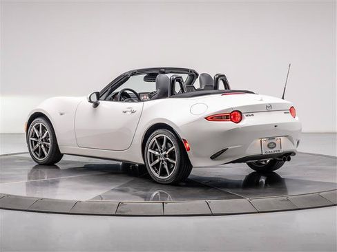 Used 2023 MAZDA MX-5 Miata Grand Touring RWD image 3