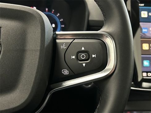 Certified 2025 Volvo XC40 B5 Plus image 14