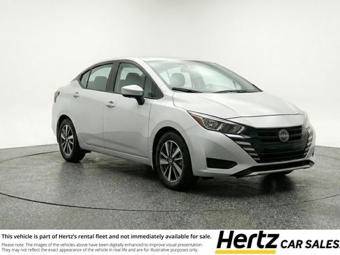 Used 2025 Nissan Versa SV image 1
