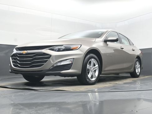 Used 2024 Chevrolet Malibu LT image 25