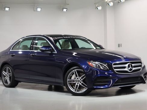 Certified 2019 Mercedes-Benz E 300 4MATIC image 7