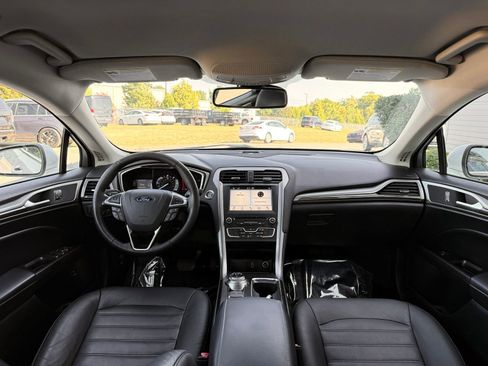 Used 2018 Ford Fusion SE w/ Equipment Group 602A FWD image 22