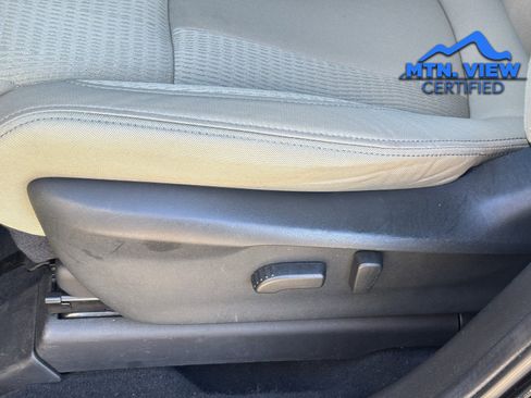 Used 2024 Subaru Ascent Premium w/ Convenience Package image 20