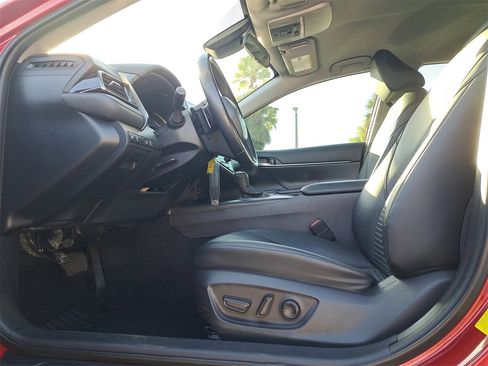 Used 2022 Toyota Camry SE image 16