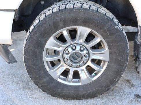 Used 2022 Ford F350 Limited image 9