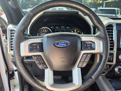 Used 2016 Ford F150 Lariat w/ Equipment Group 502A Luxury AWD/4WD image 20