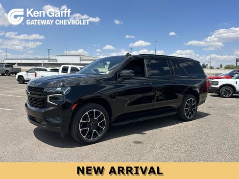 Used 2024 Chevrolet Suburban RST w/ Luxury Package AWD/4WD image 1