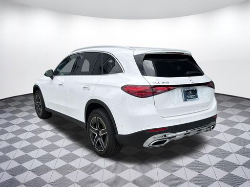 Used 2026 Mercedes-Benz GLC 300 image 3
