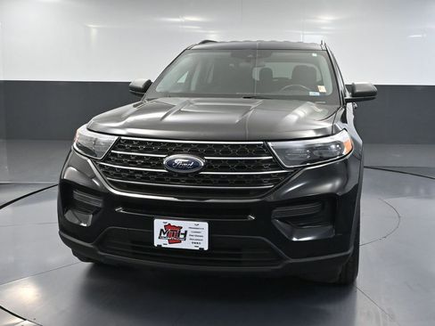 Used 2023 Ford Explorer XLT AWD/4WD image 11