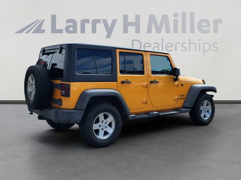 Used 2012 Jeep Wrangler Unlimited Sport image 5