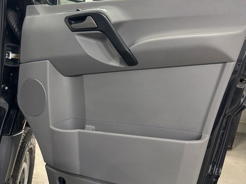 Used 2017 Mercedes-Benz Sprinter 2500 image 15