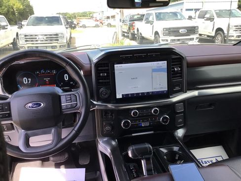 Used 2023 Ford F150 Lariat AWD/4WD image 3