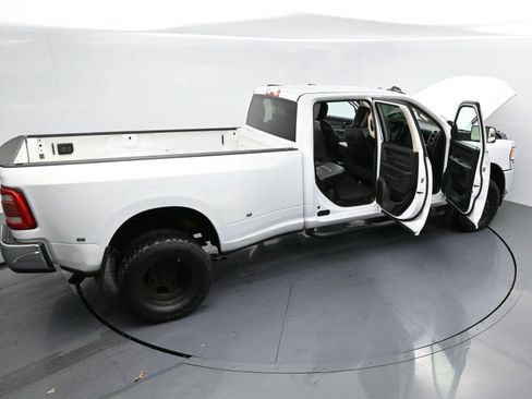 Used 2020 RAM 3500 Tradesman w/ Chrome Appearance Group AWD/4WD image 32