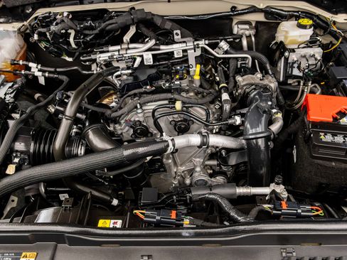Used 2025 Ford Bronco Outer Banks AWD/4WD image 27