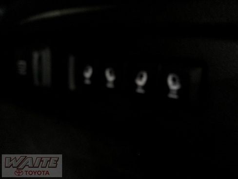 Used 2022 Jeep Grand Cherokee L Overland image 25