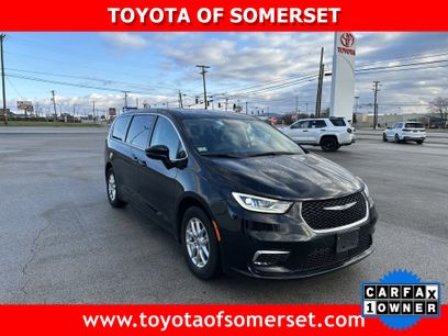 Used 2024 Chrysler Pacifica Touring-L