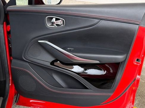 Used 2023 Aston Martin DBX image 21