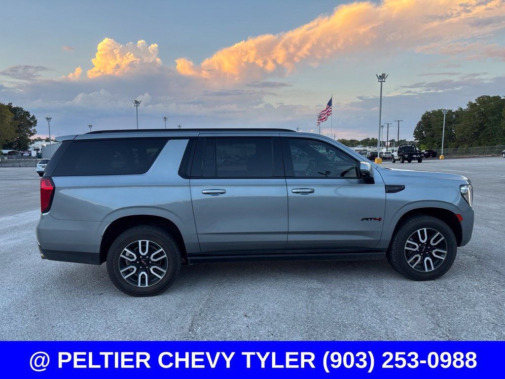 Used 2023 GMC Yukon XL AT4 w/ AT4 Premium Package AWD/4WD image 8