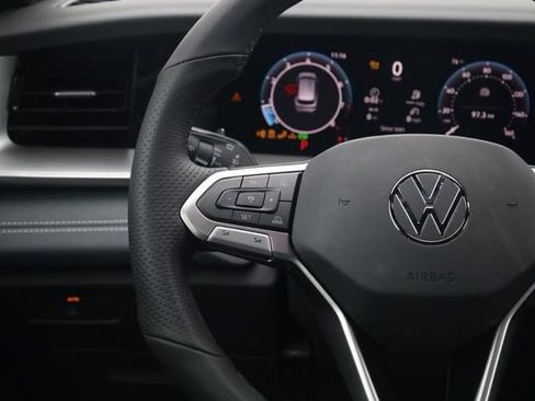 New 2026 Volkswagen Tiguan SE R-Line AWD/4WD image 10