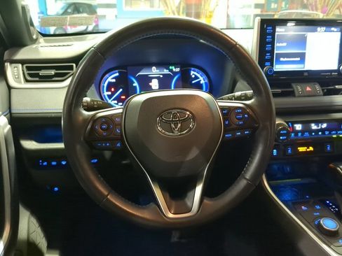 Used 2020 Toyota RAV4 XSE AWD/4WD image 2