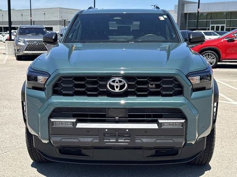 Used 2025 Toyota 4Runner TRD Off-Road Premium AWD/4WD image 2